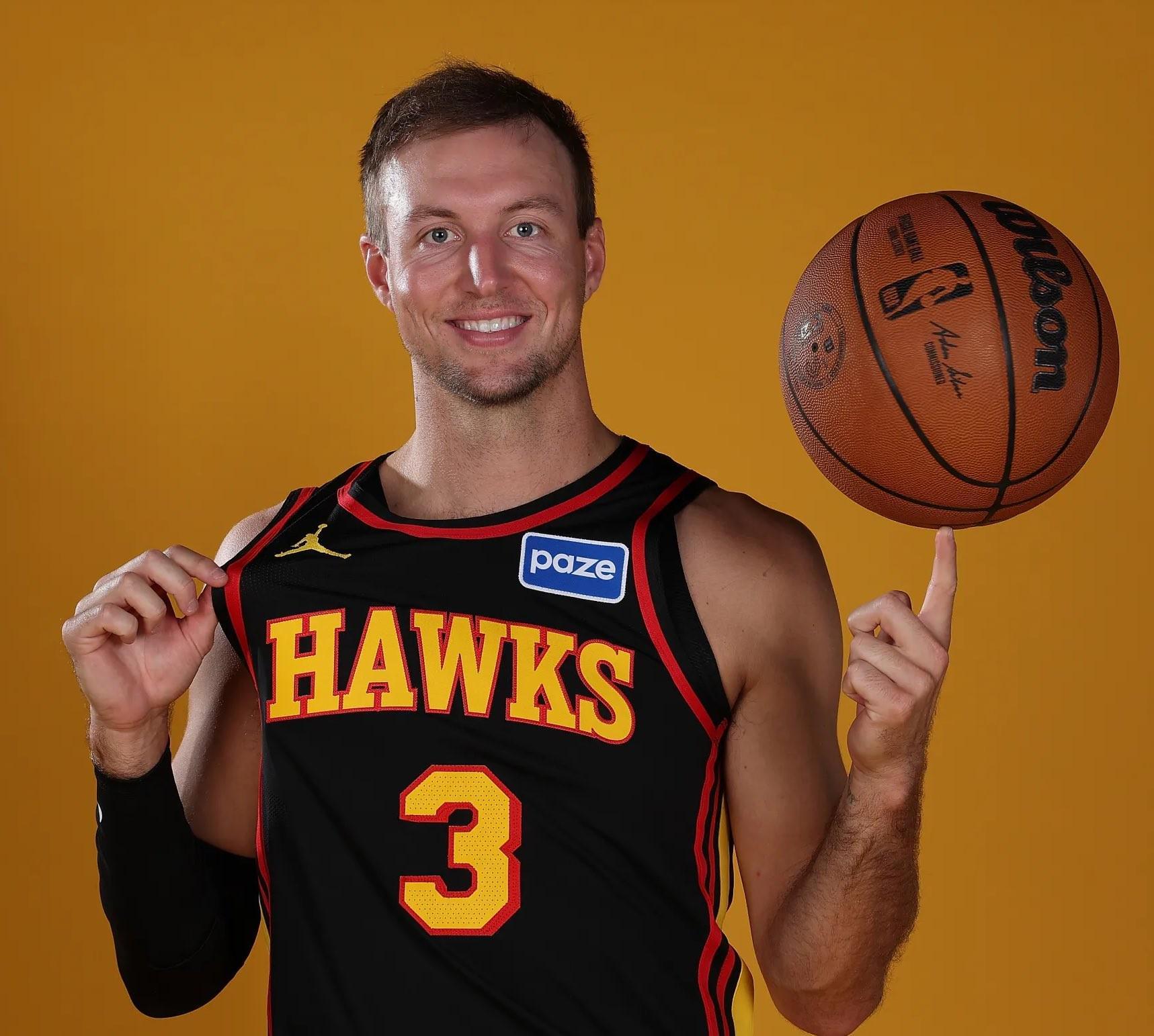 Shams：湖人将文森特和一个次轮送至老鹰，换来卢克-肯纳德