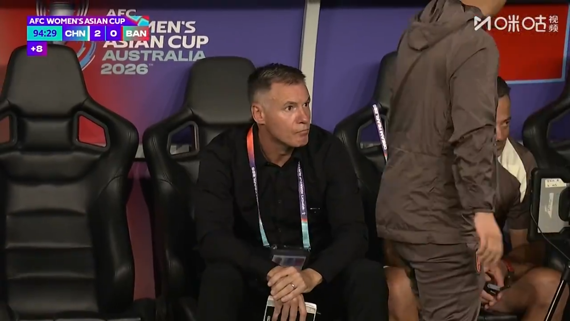 世界杯手机官网app下载中心-身高1米7碾压1米5！中国女足2-0亚洲杯鱼腩，记者：踢的是啥？